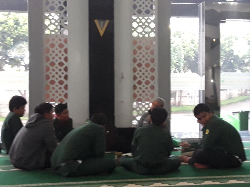 KEGIATAN PEMBINAAN SANTRI THOLIB